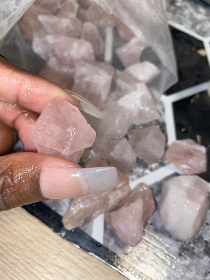 Rose Quartz - [Rough]