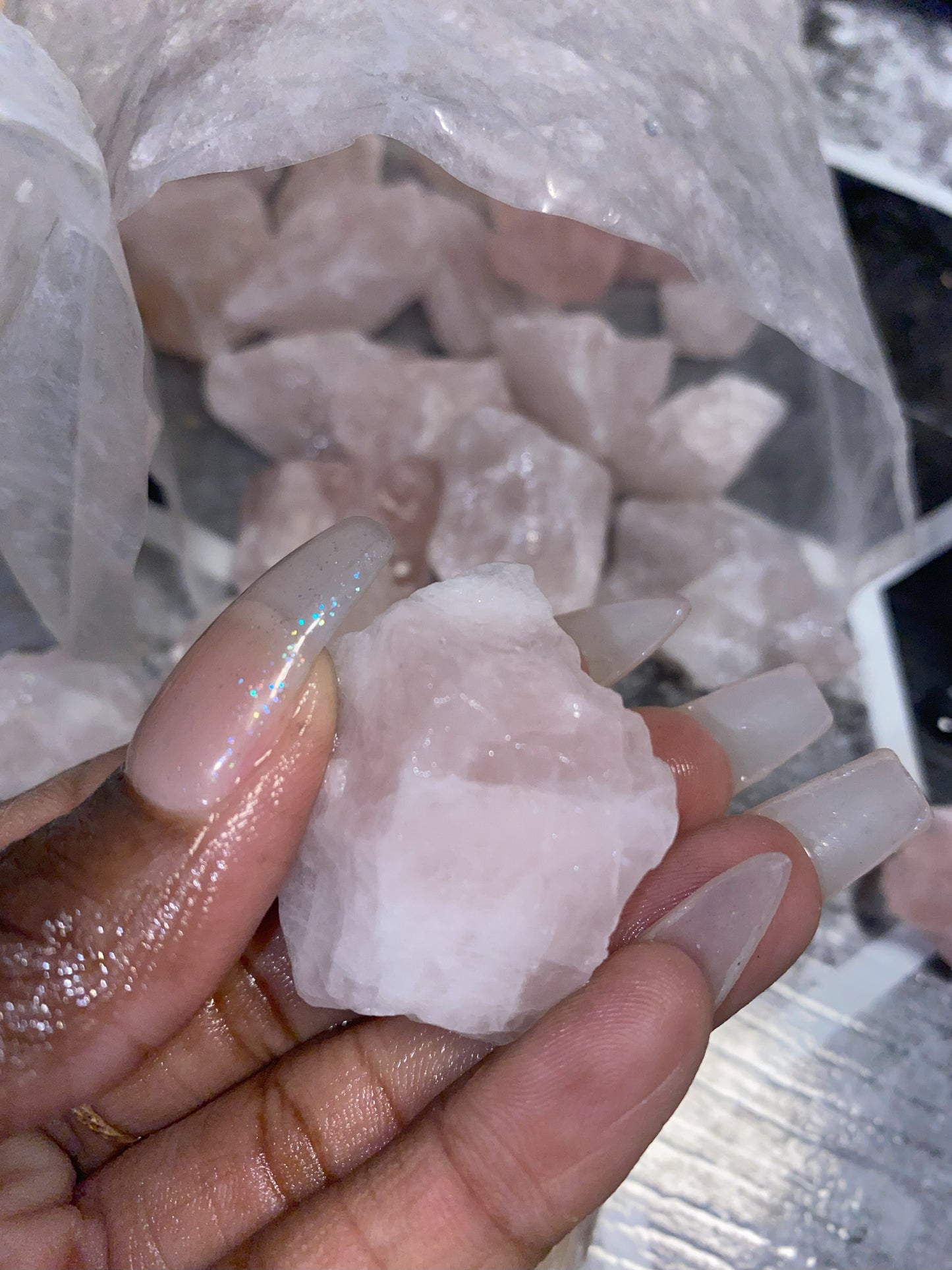 Rose Quartz - [Rough]