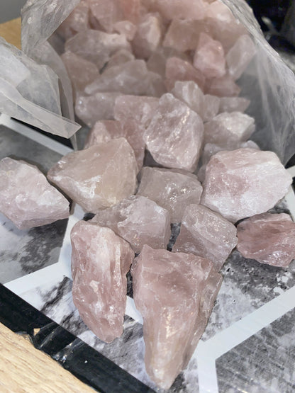 Rose Quartz - [Rough]