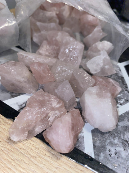 Rose Quartz - [Rough]